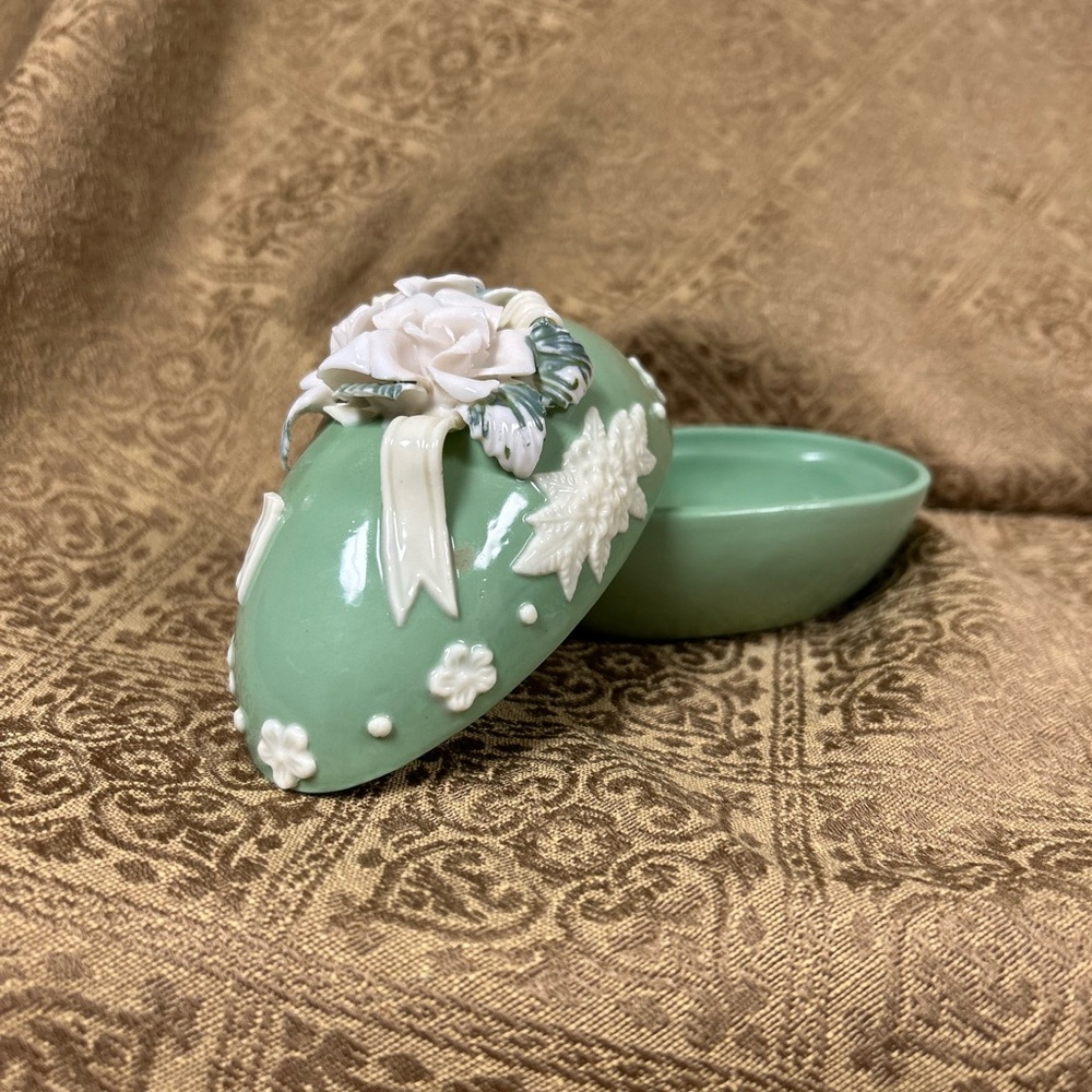 Elegant Green Decorative Box with Floral Design